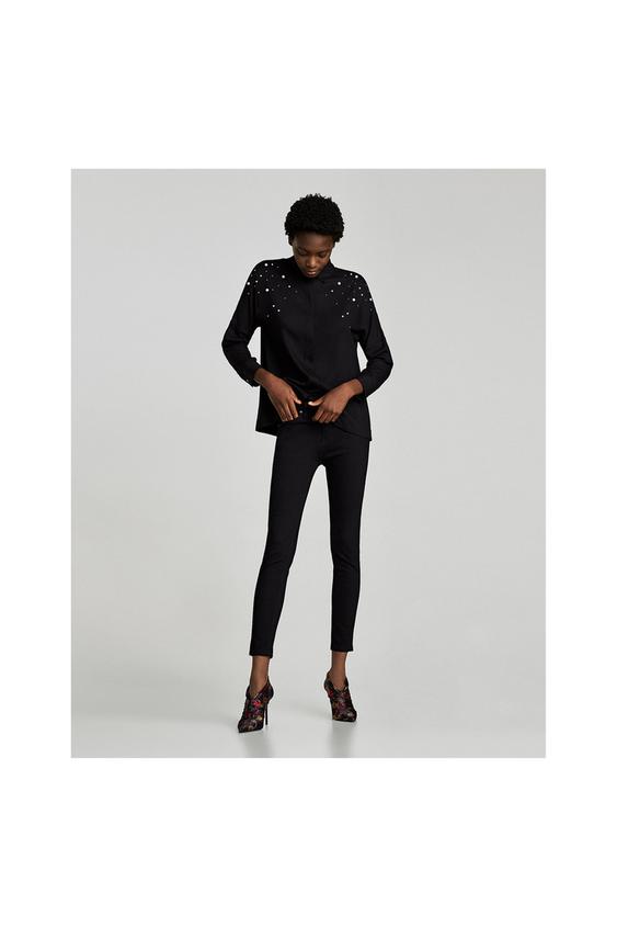 Shoptagr Oversize Hemd Mit Schmuckperlen Alles Anzeigen Oberteile Damen Sale By Zara