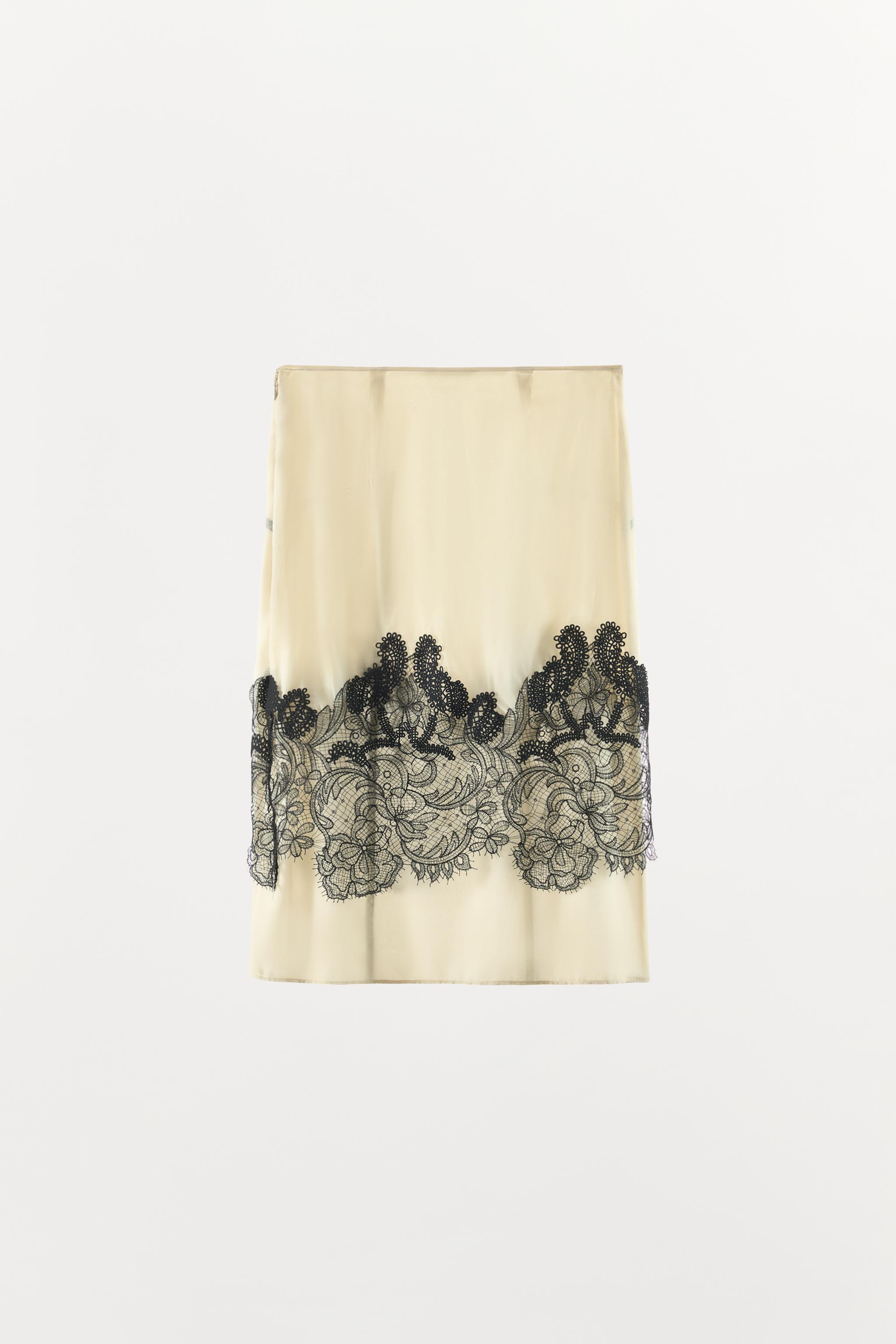 JUPE MI-LONGUE EN GEORGETTE ET DENTELLE