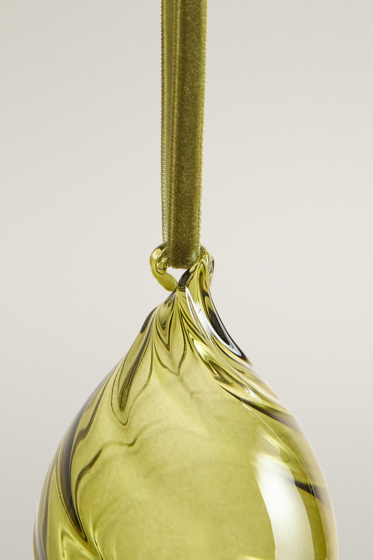 GLASS DROPLET CHRISTMAS TREE DECORATION — Green