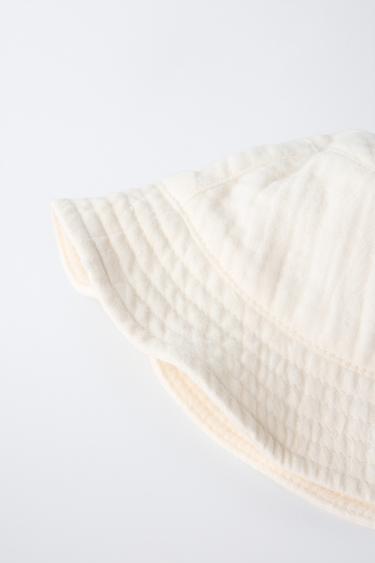 CHAPEAU À TEXTURE - Écru de Zara - Image 2