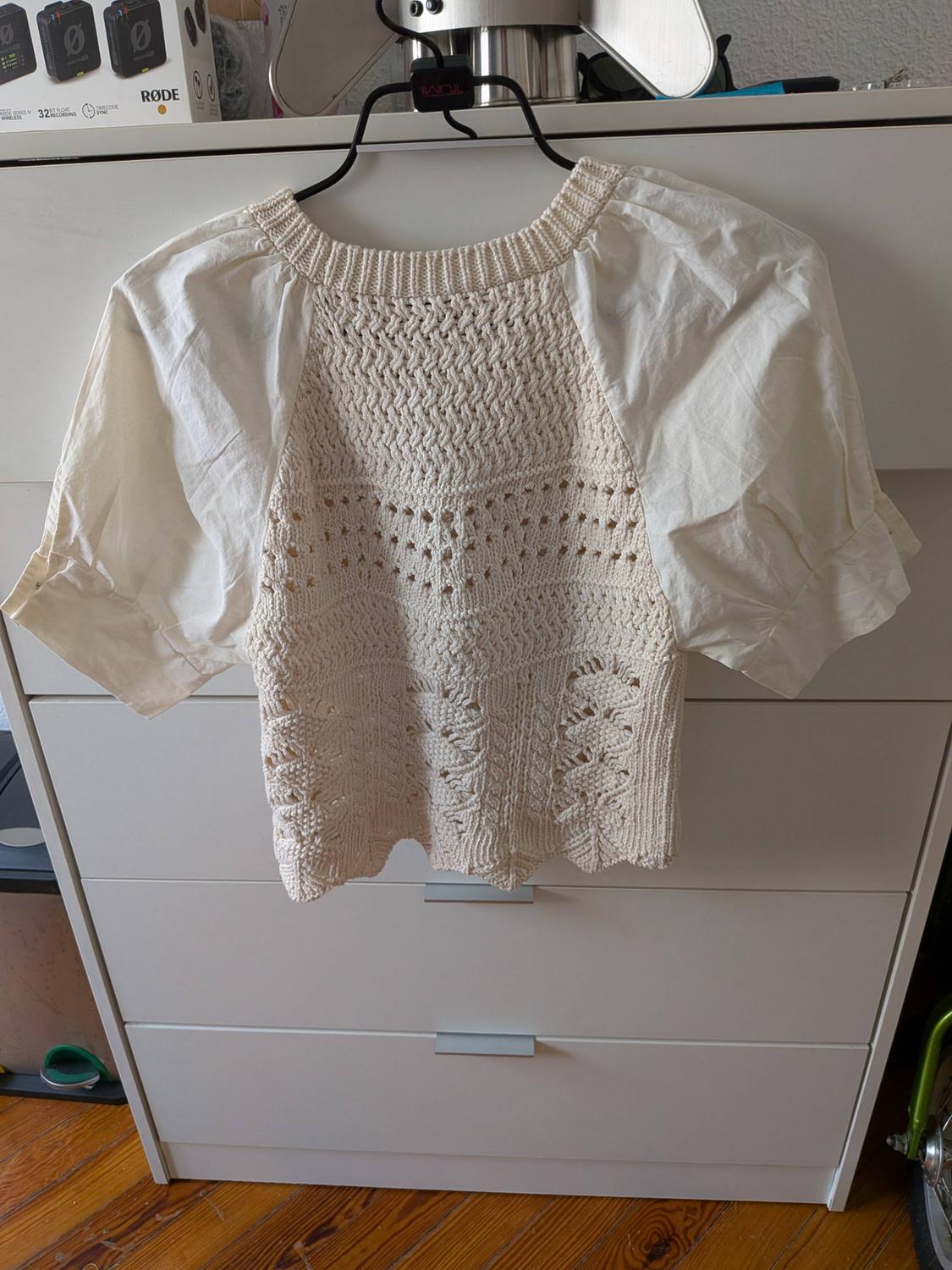 KNIT SWEATER WITH CONTRAST SLEEVES - Image 2