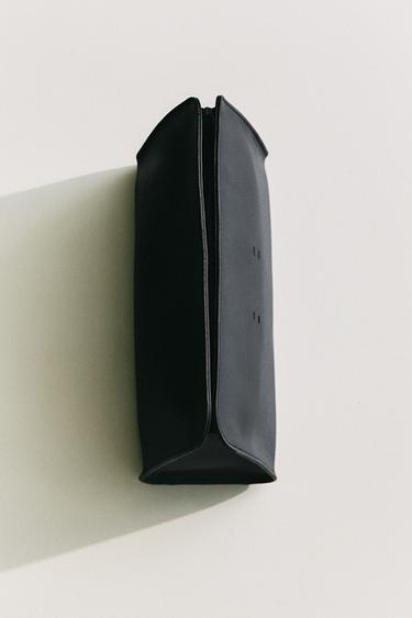 LEATHER WASH BAG - Black by Zara