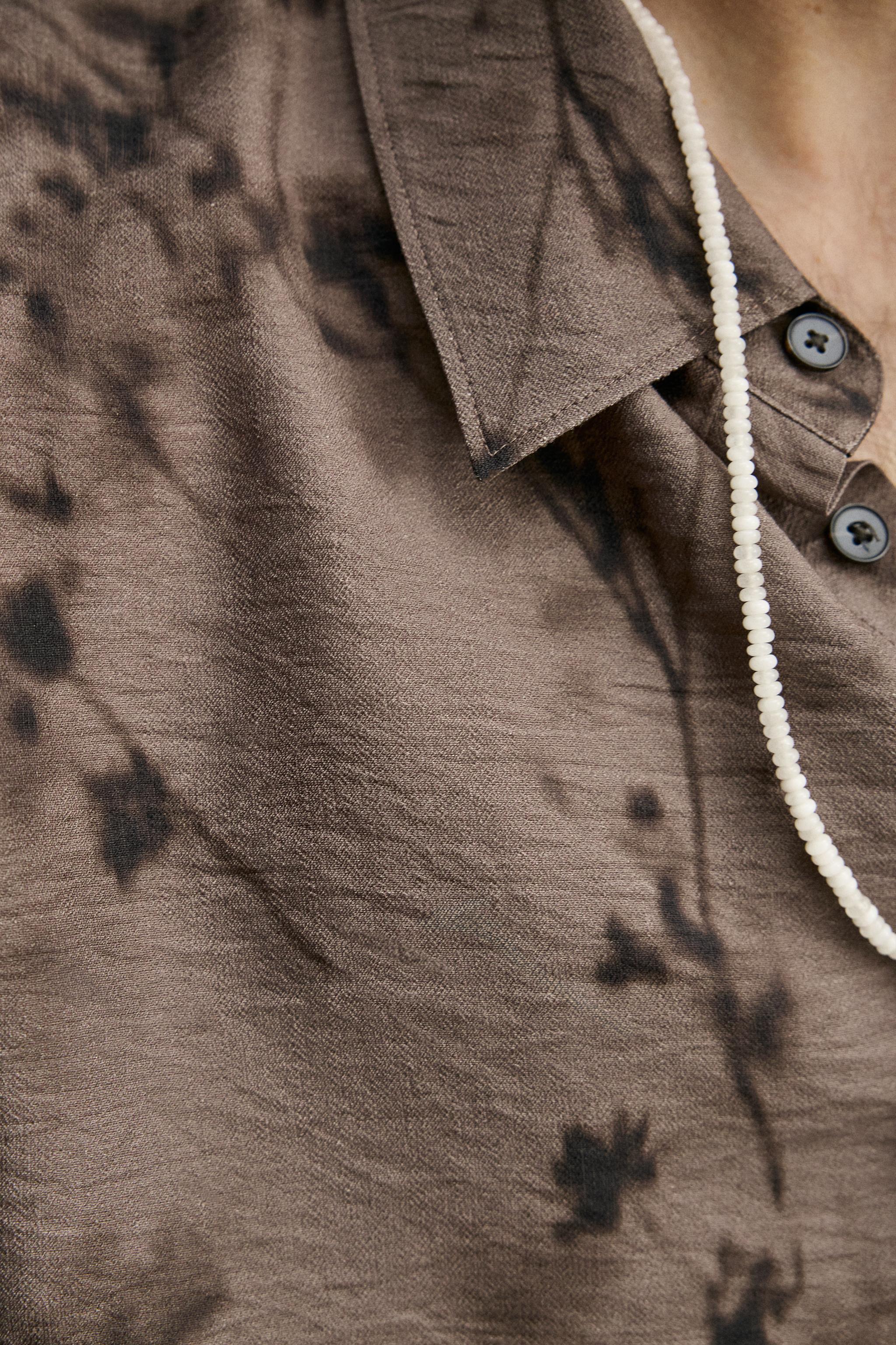 FLOWY ABSTRACT PRINT SHIRT