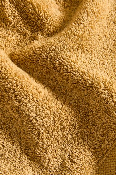 PREMIUM COTTON BATH TOWEL (600 GXM²) - Mustard by Zara