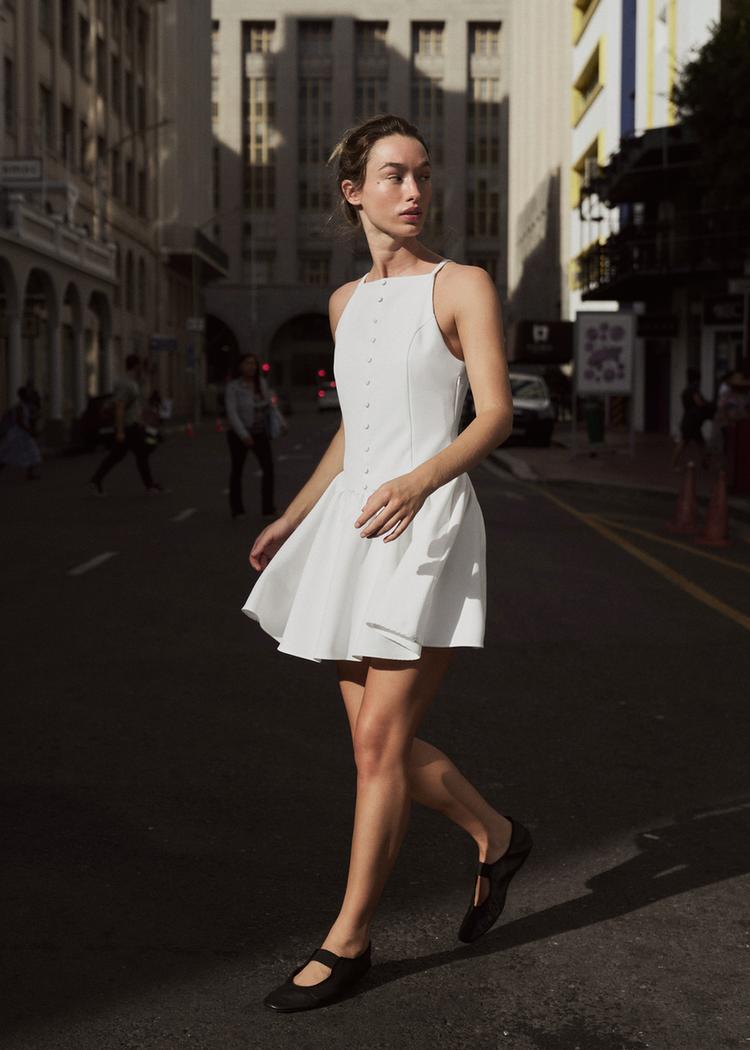 Zara Vestido Branco VESTIDO CURTO HALTER GODÊS Branco ZARA Portugal