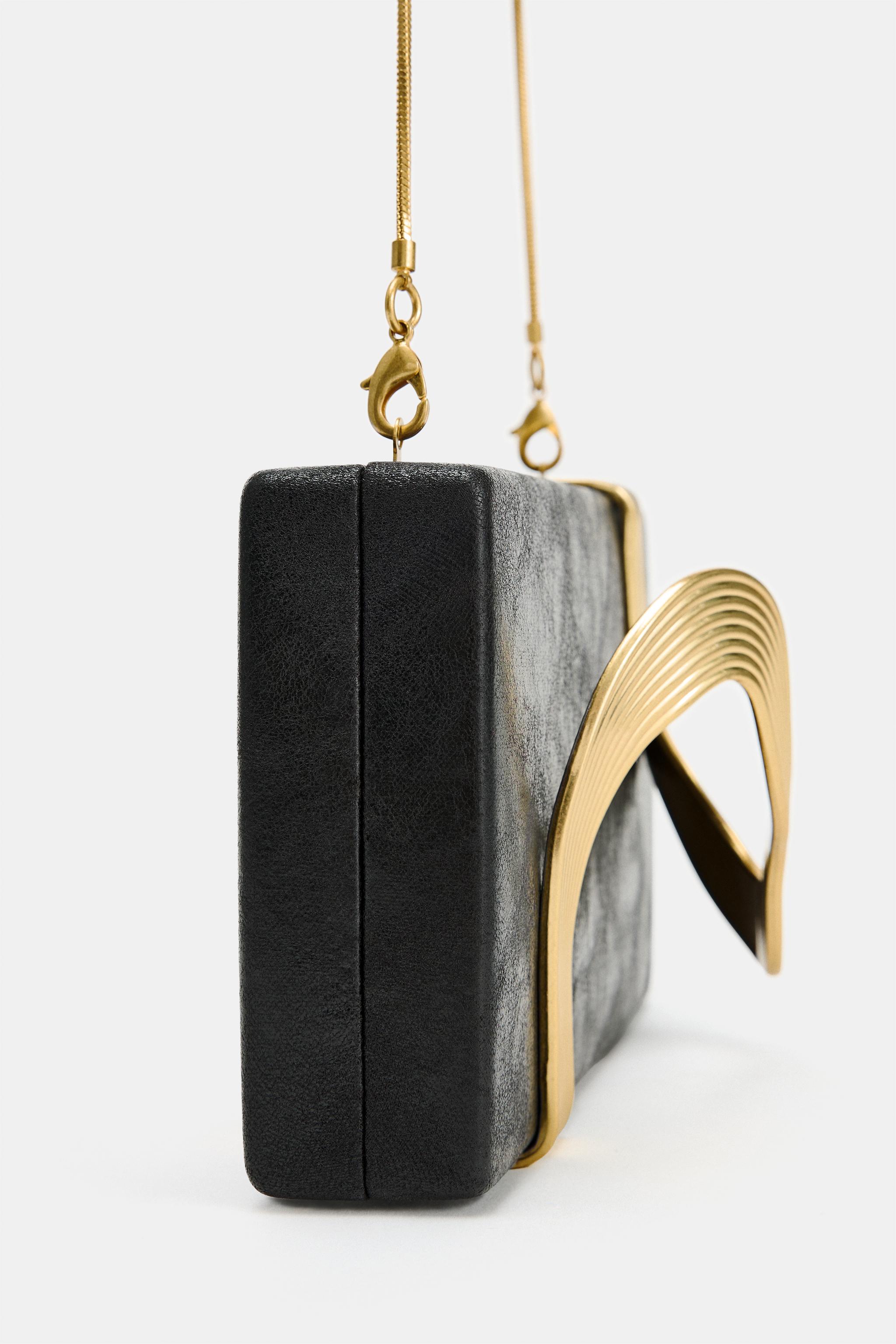 METALLIC DETAIL CLUTCH