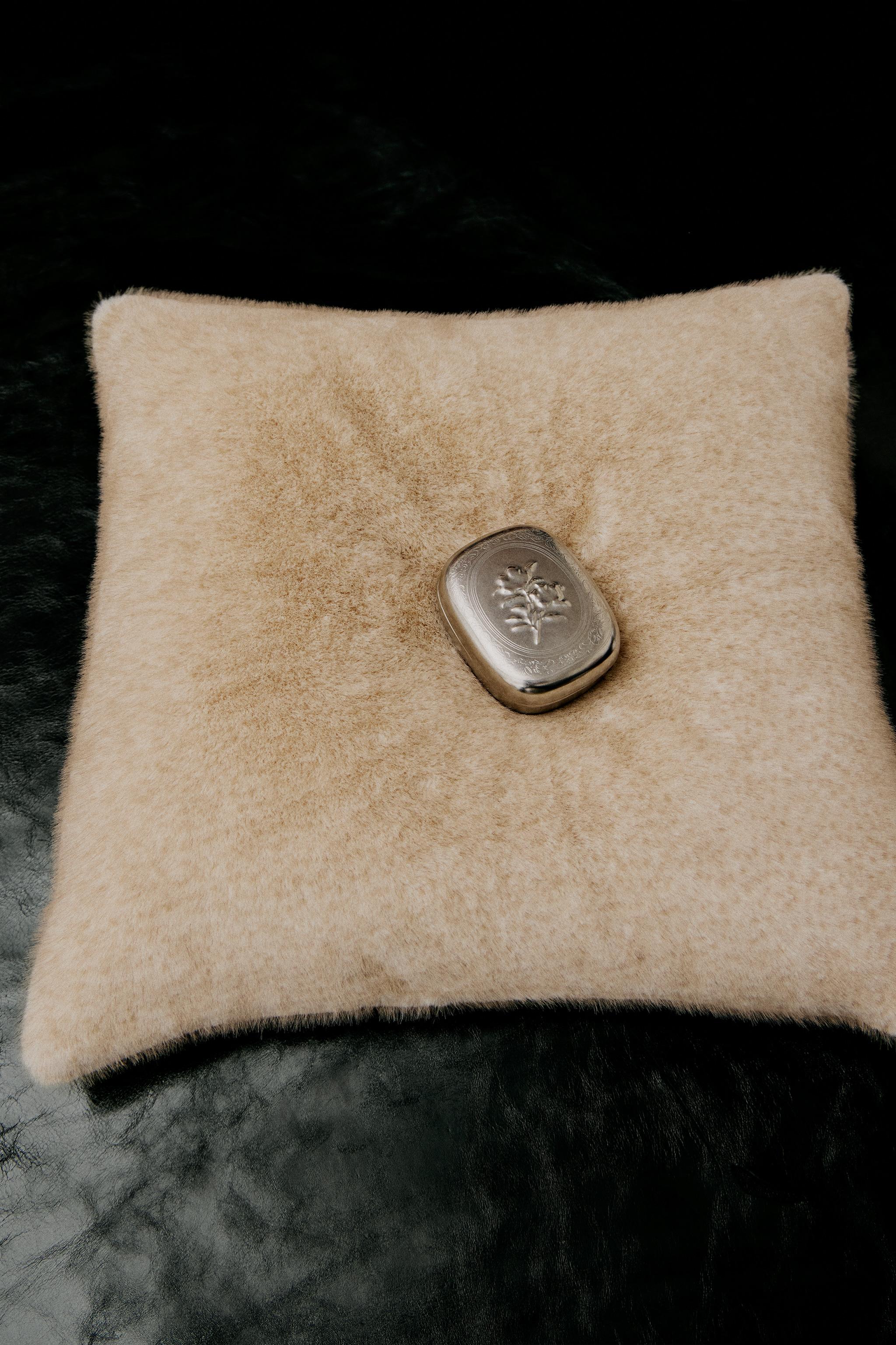 MARLED FUR THROW PILLOW COVER