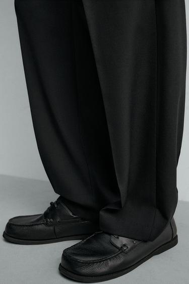 CHAUSSURES BATEAU EN CUIR - Noir de Zara - Image 2