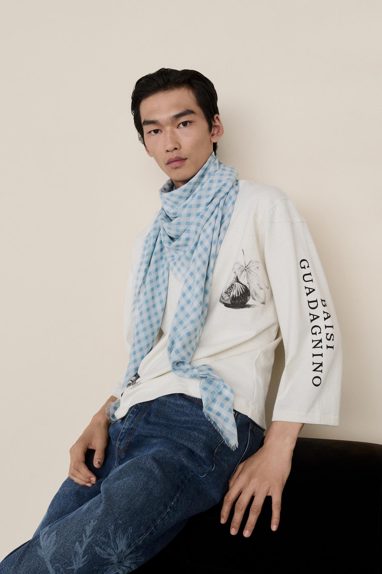 LARGE LIGHTWEIGHT CHECKED SCARF — Light blue