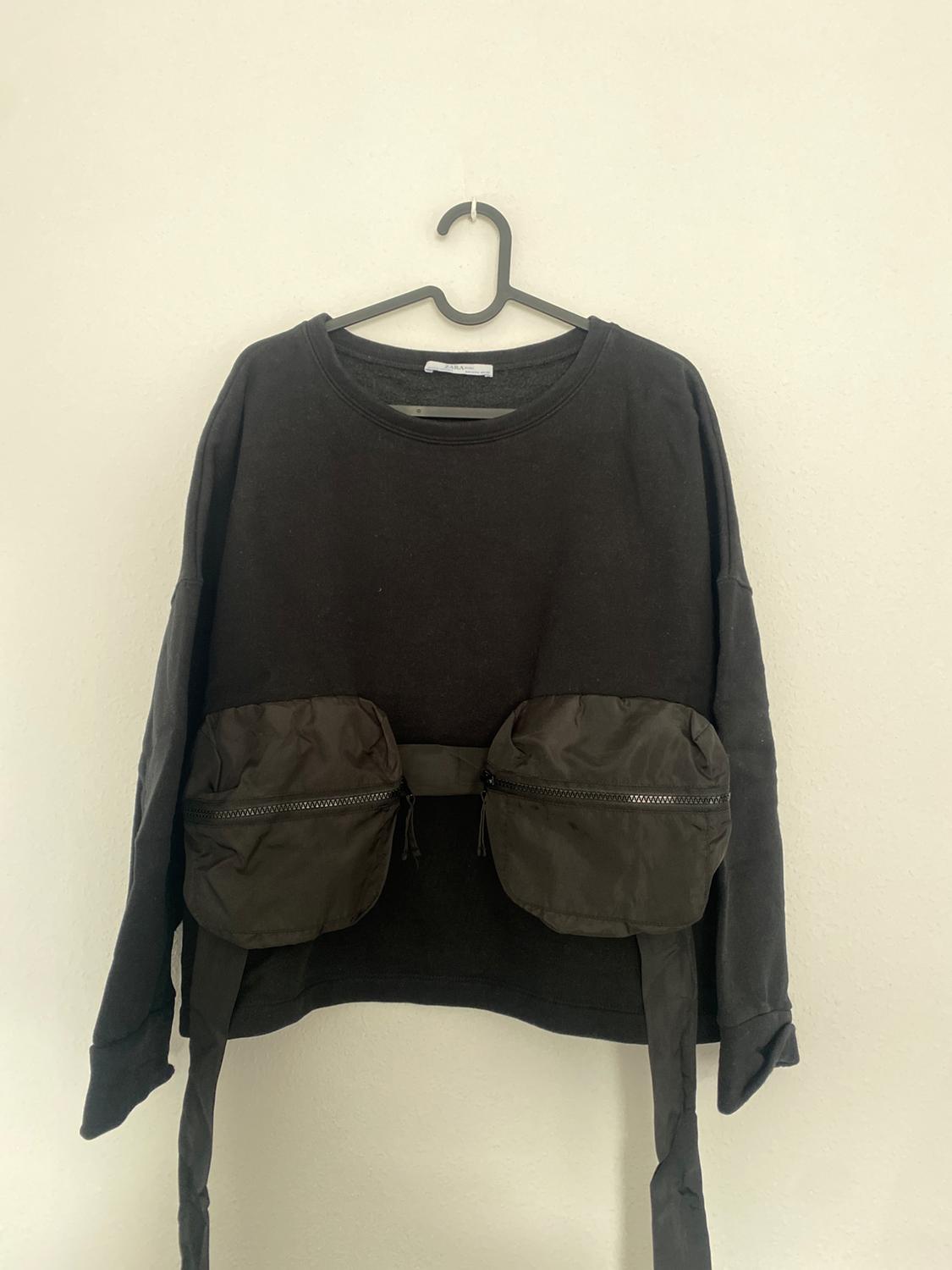 DOUBLE BELT BAG SWEATSHIRT