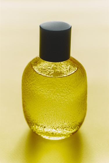(190 ML) GINGER LEMON FABRIC FRESHENER SPRAY - أصفر باستيل الخاص بـ Zara