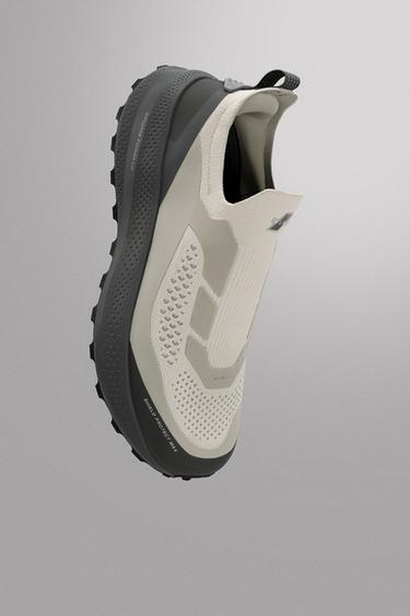 CHAUSSURES DE COURSE SANS LACETS - Gris de Zara - Image 3