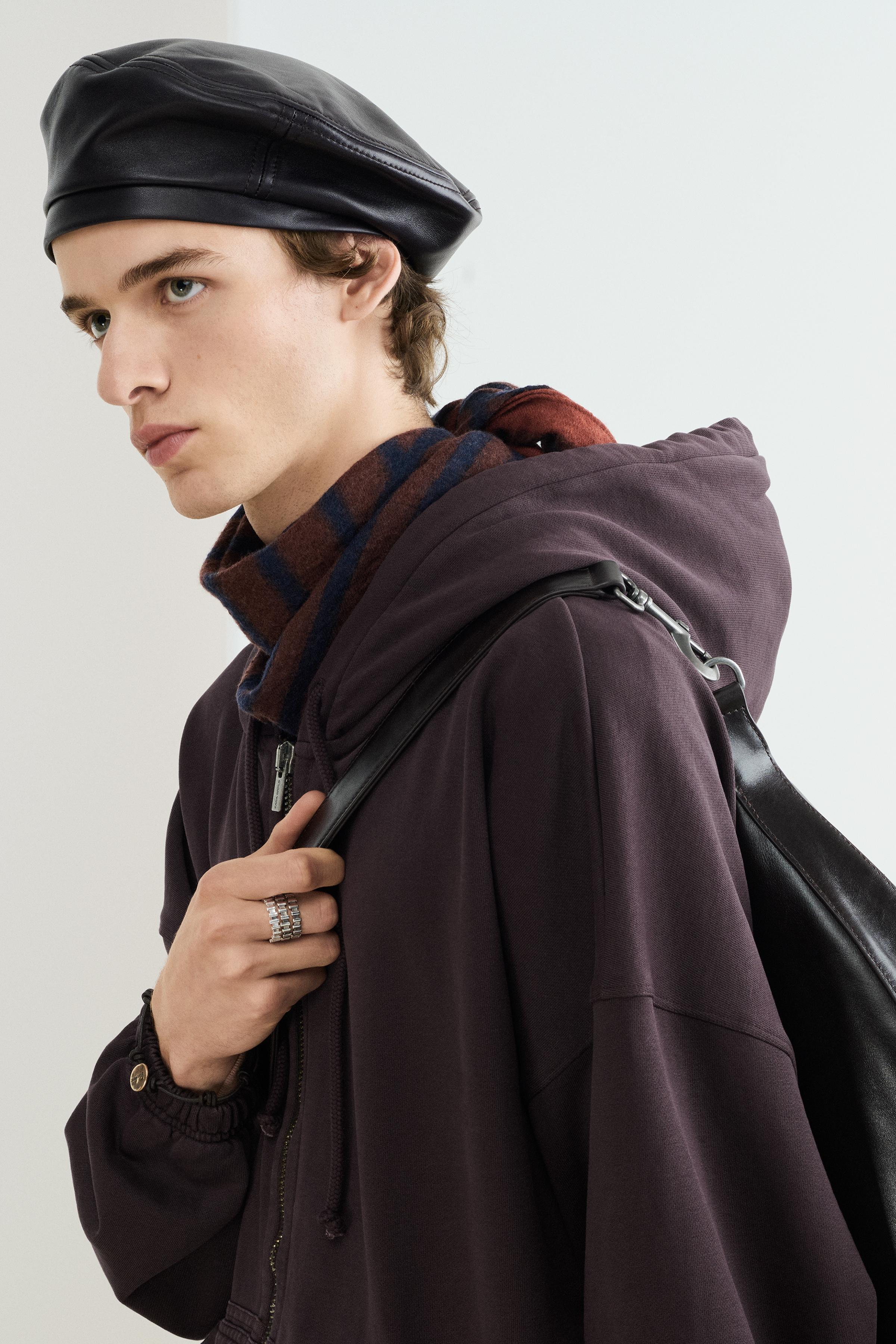 OVERSIZED HOODIE SWEATSHIRT