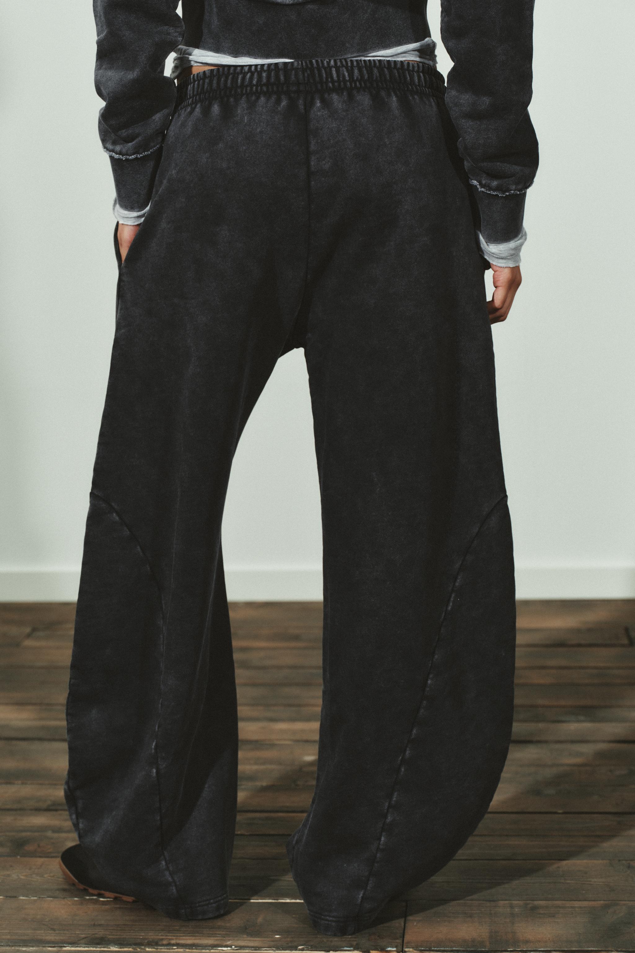 WASHED TAPERED PANTS