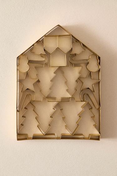 CHRISTMAS STEEL BAKING MOULD - Golden by Zara