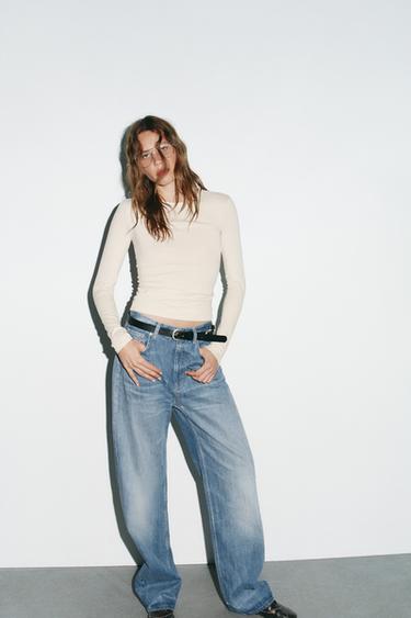 تيشيرت بأكمام طويلة - صخري by Zara