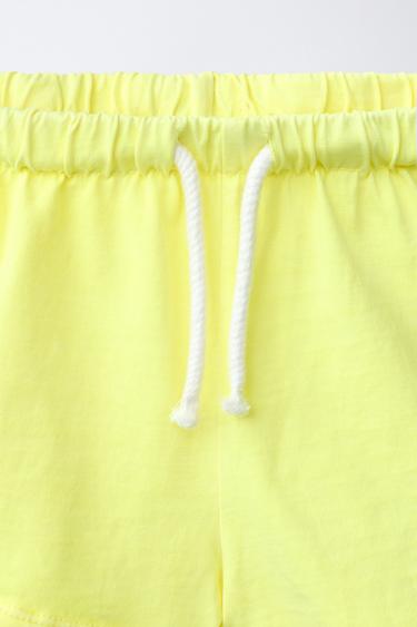ENSEMBLE JOGGING T-SHIRT ET BERMUDA UNI - Jaune de Zara - Image 6