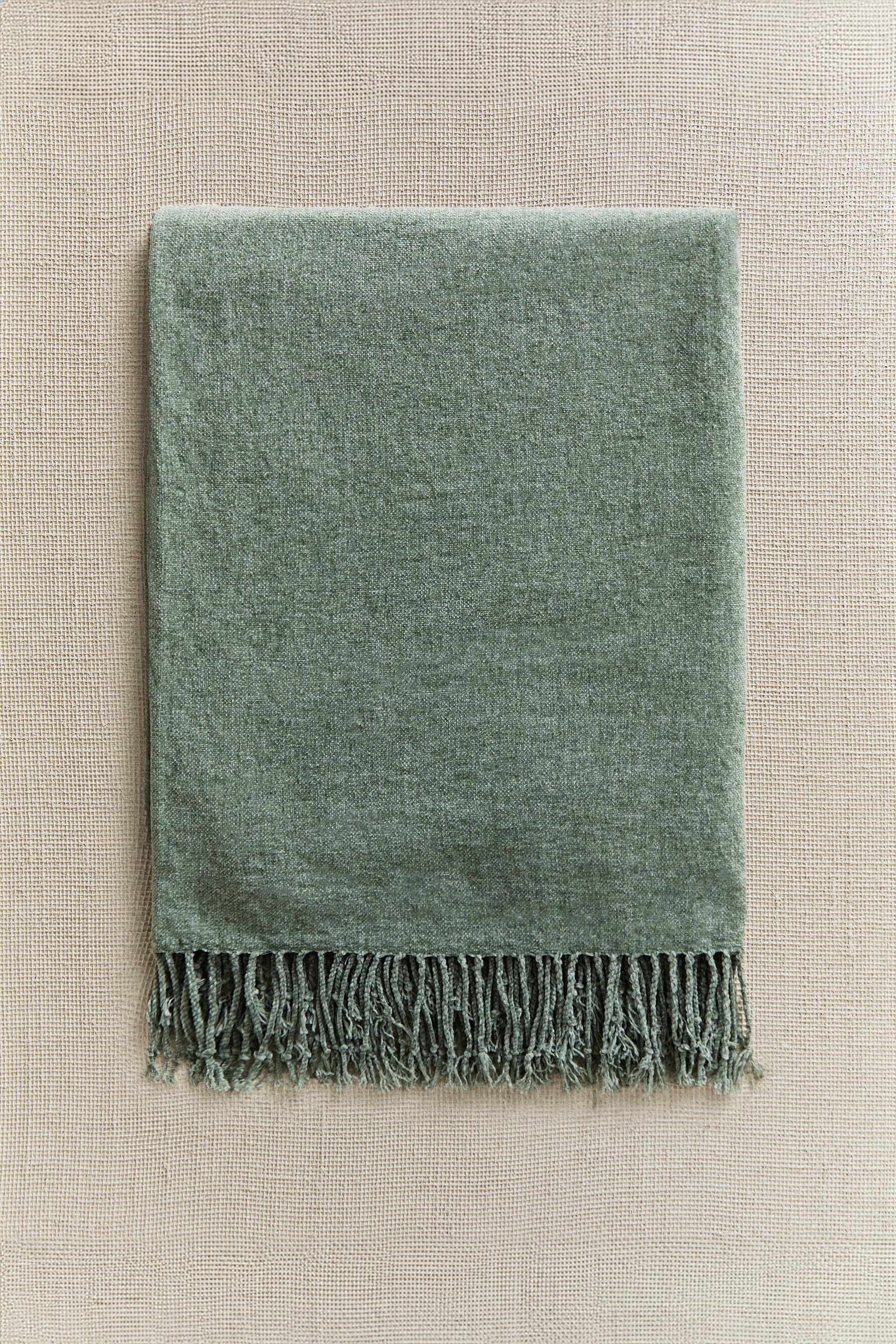 CHENILLE BLANKET