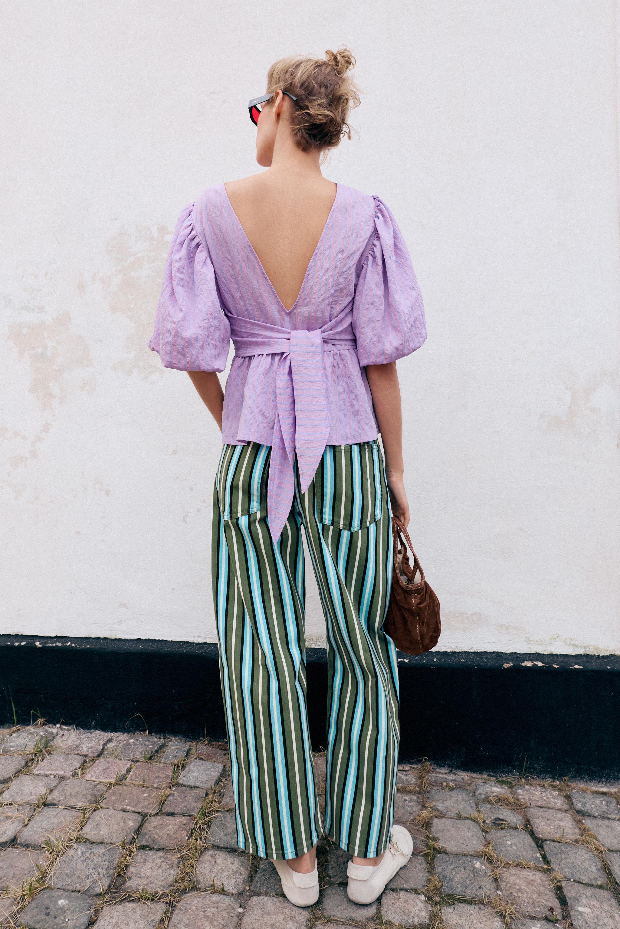 BALON KOLLU ÇİZGİLİ FİYONKLU BLUZ