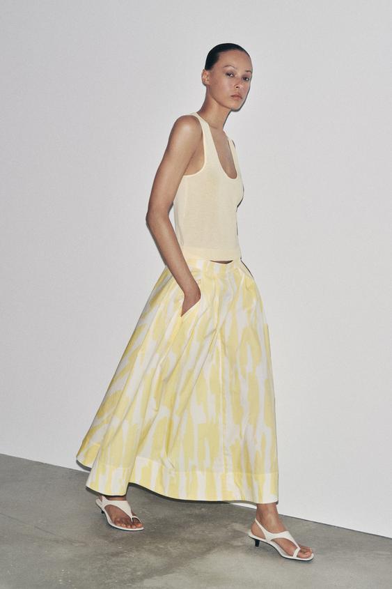 Falda Saten Mujer El Look De Zara Con Falda De Tubo Roja, Midi Y