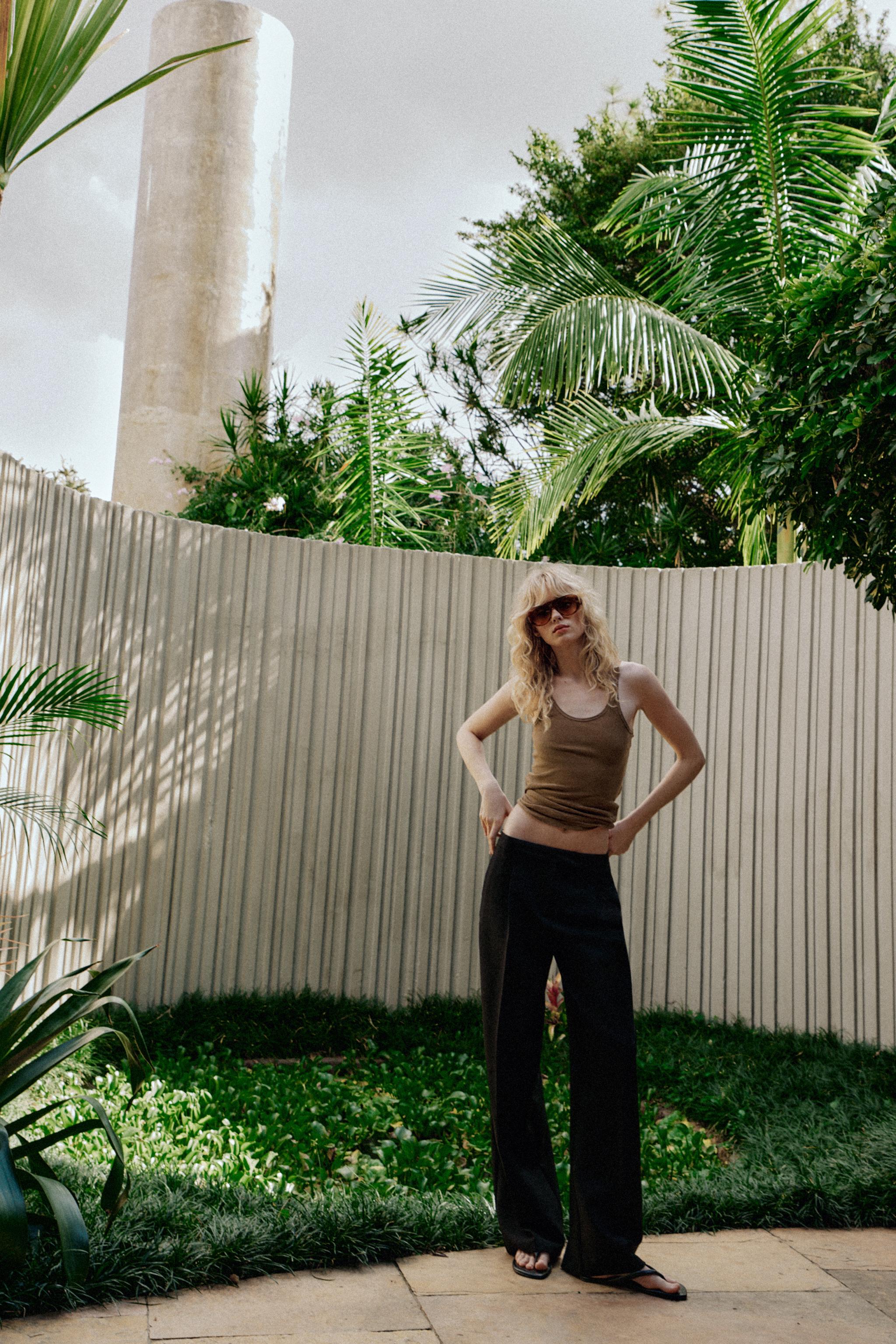 WIDE-LEG TROUSERS WITH DARTS — Black