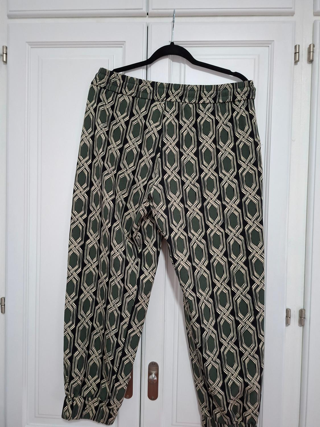GEOMETRIC PRINT JOGGER TROUSERS - Image 3
