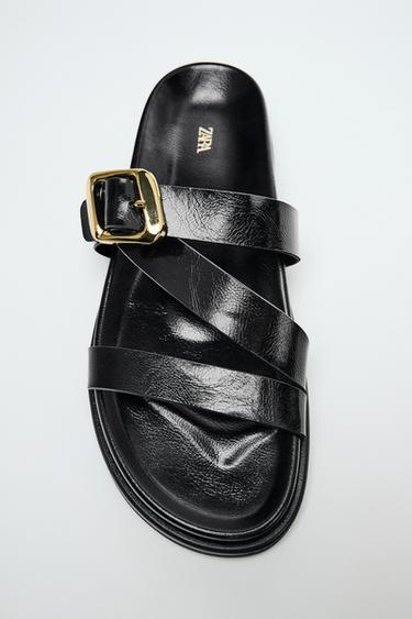 BUCKLED FLAT SANDALS - Black by Zara