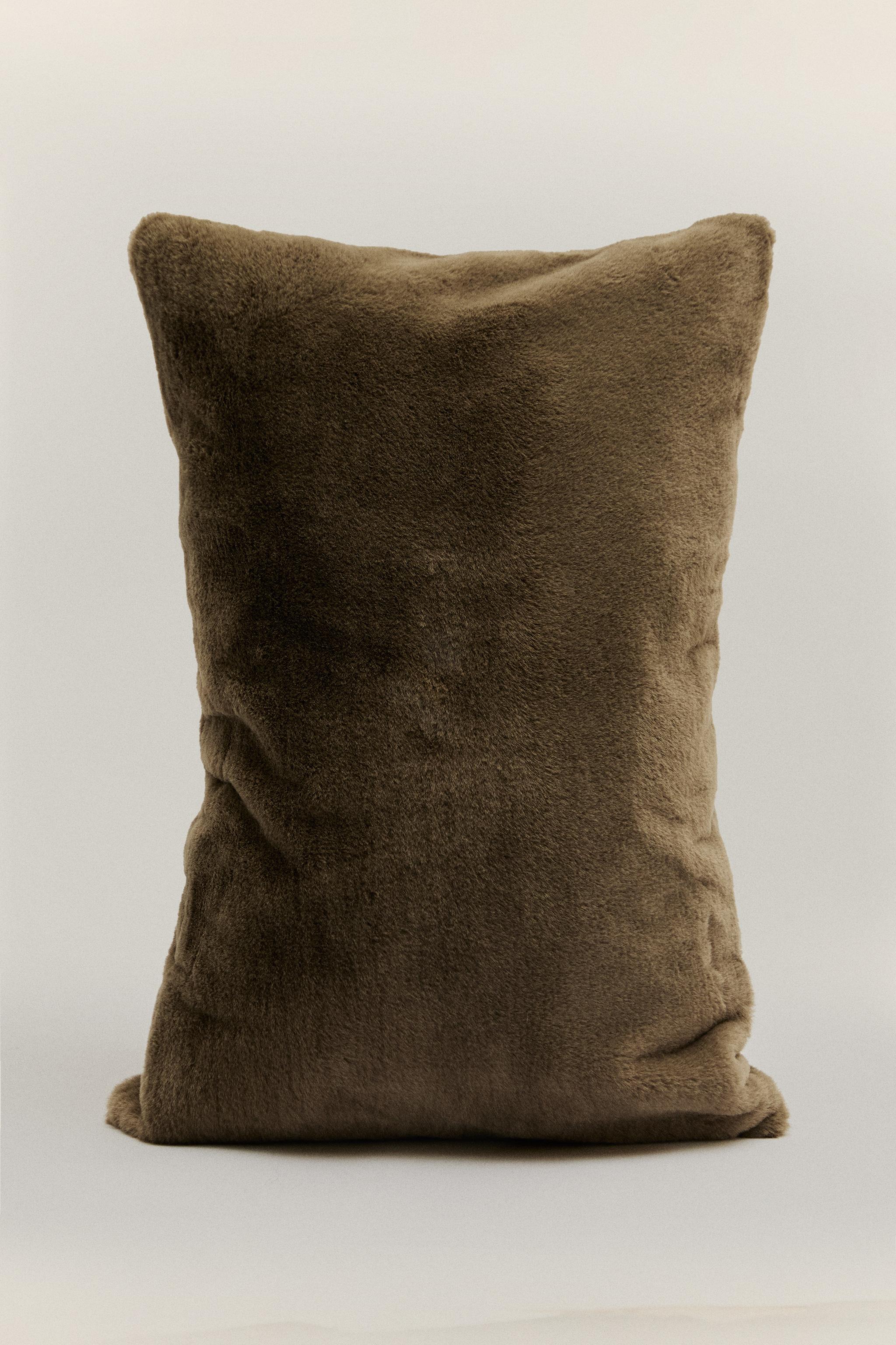 SOLID SHORT FUR THROW PILLOW COVER