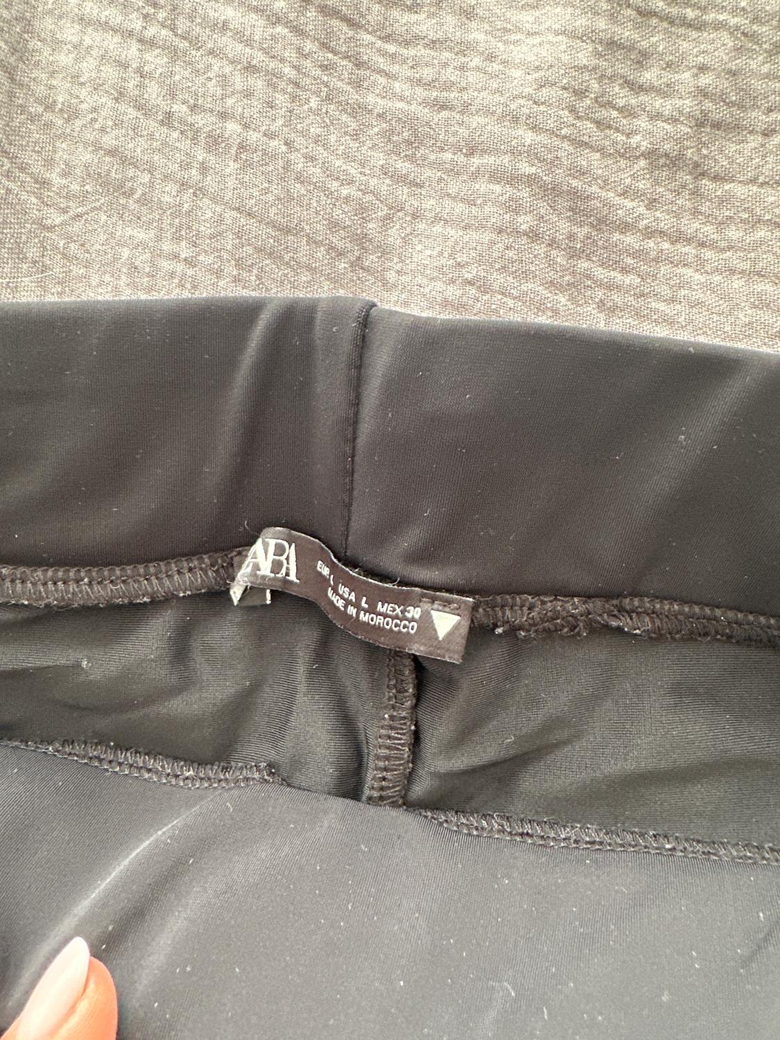 ELASTICATED BERMUDA CYCLING SHORTS - Image 2
