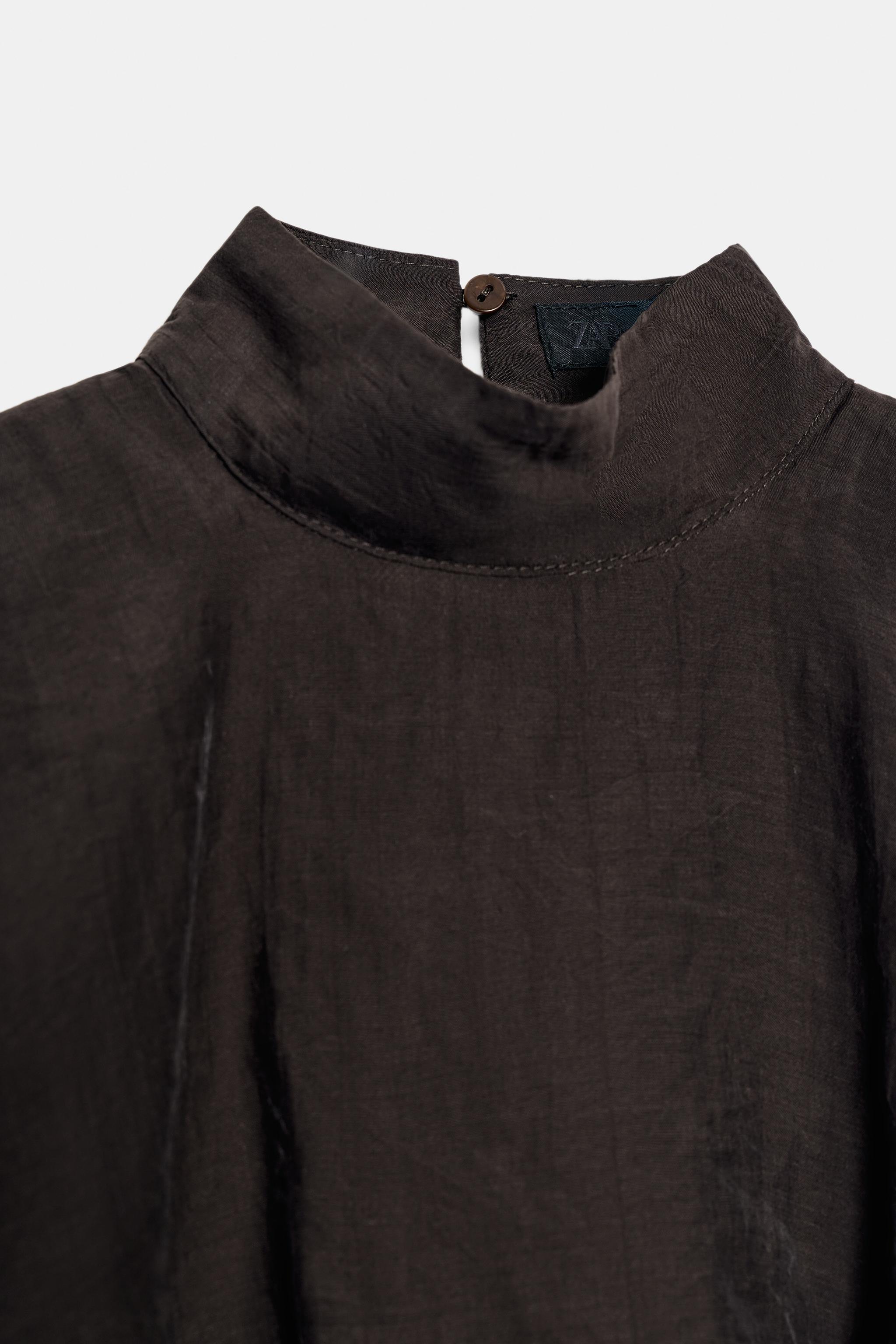 ROBE COURTE À VOLANTS