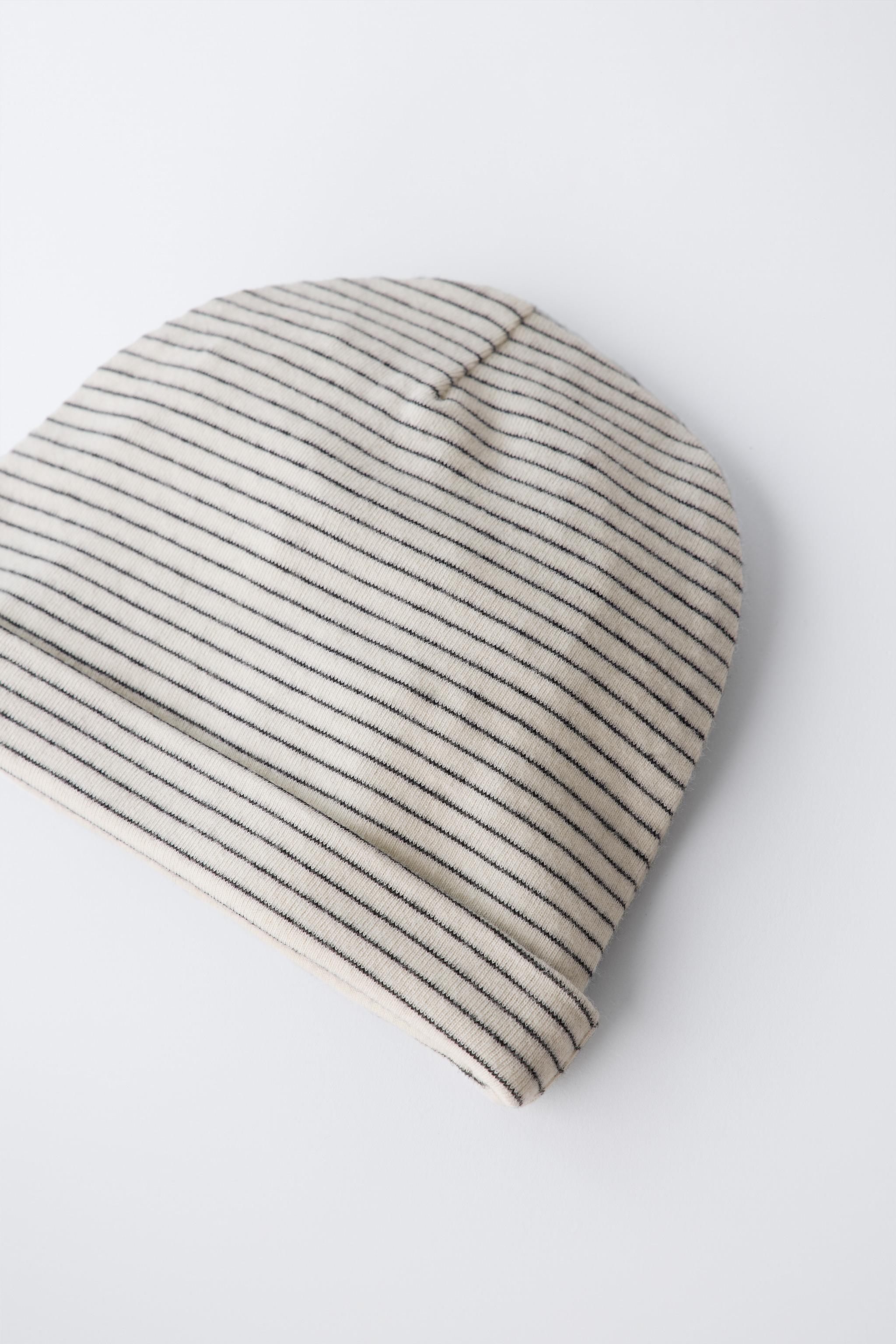 STRIPED HAT AND BIB SET