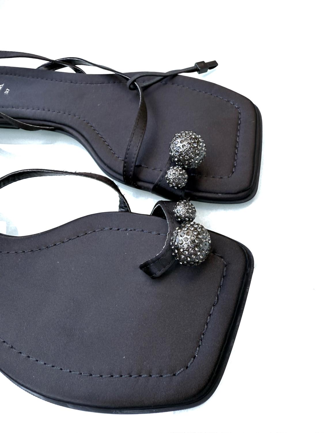 FLAT SANDALS WITH RHINESTONE TOE DIVIDER - Image 2