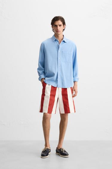BERMUDA RAYAS PLIEGUES - Blanco / Rojo de Zara