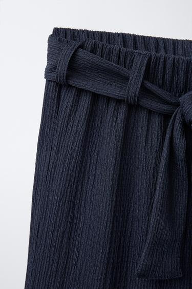 HOSE MIT STRUKTURMUSTER UND GÜRTEL - Marineblau von Zara