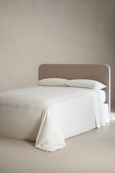 DRAP DE DESSUS BRODÉ - Blanc cassé de Zara - Image 2