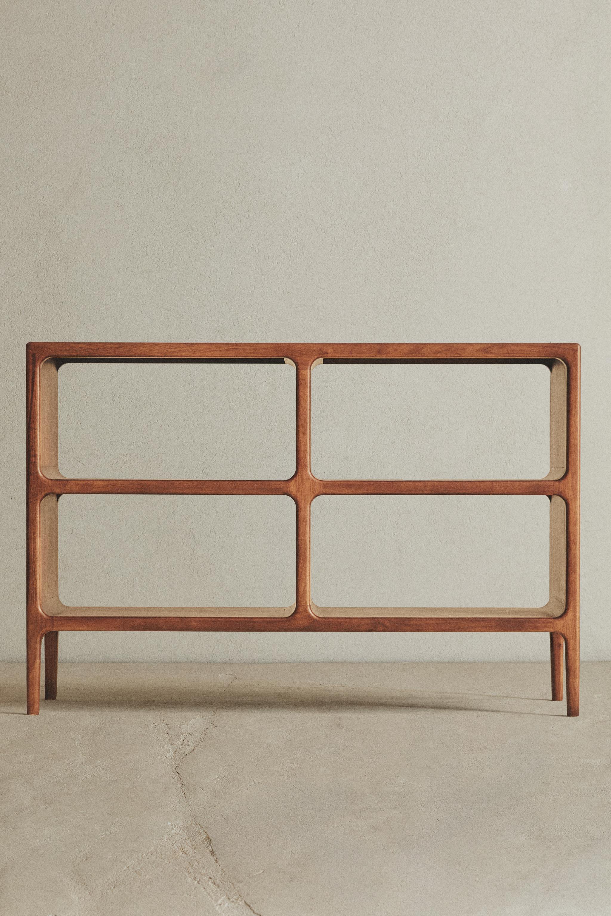 MEDIUM HONEY OAK SIDEBOARD