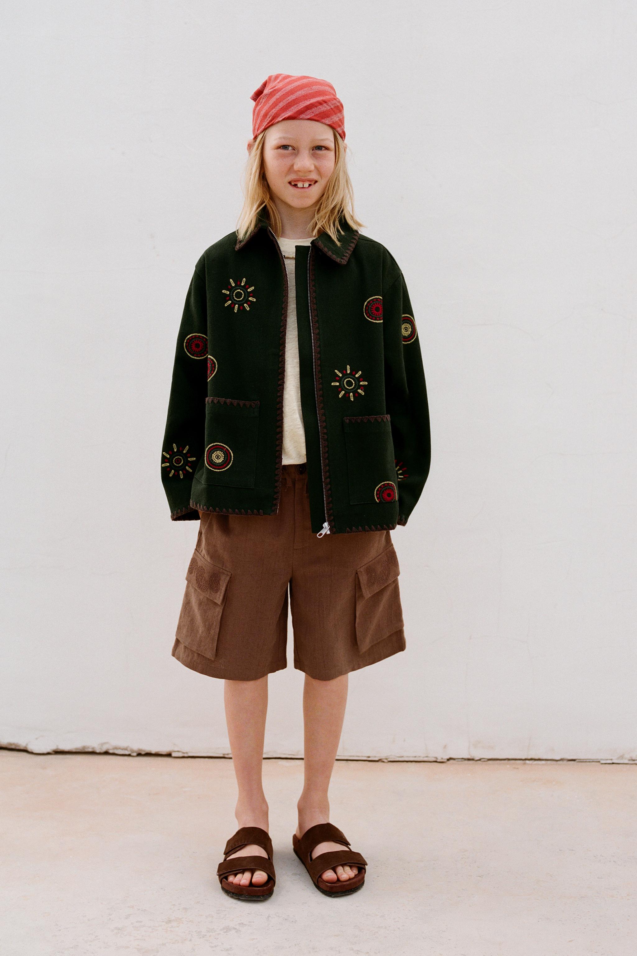 VESTE BRODERIES EN CONTRASTE
