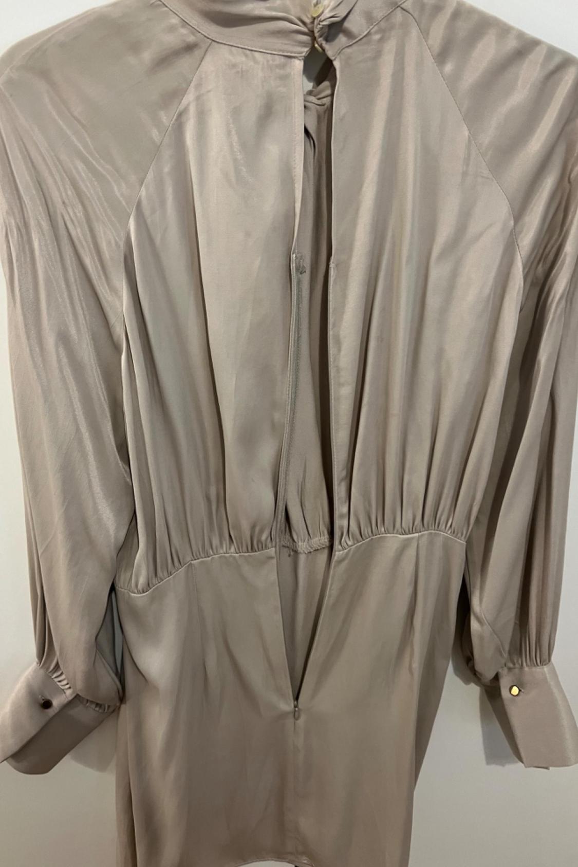 SATIN-EFFECT DRESS WITH KNOT DETAIL - Image 2