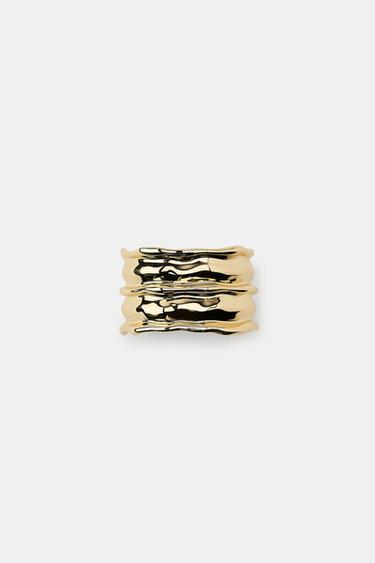 BRAZALETE METÁLICO RELIEVE - Dorado de Zara