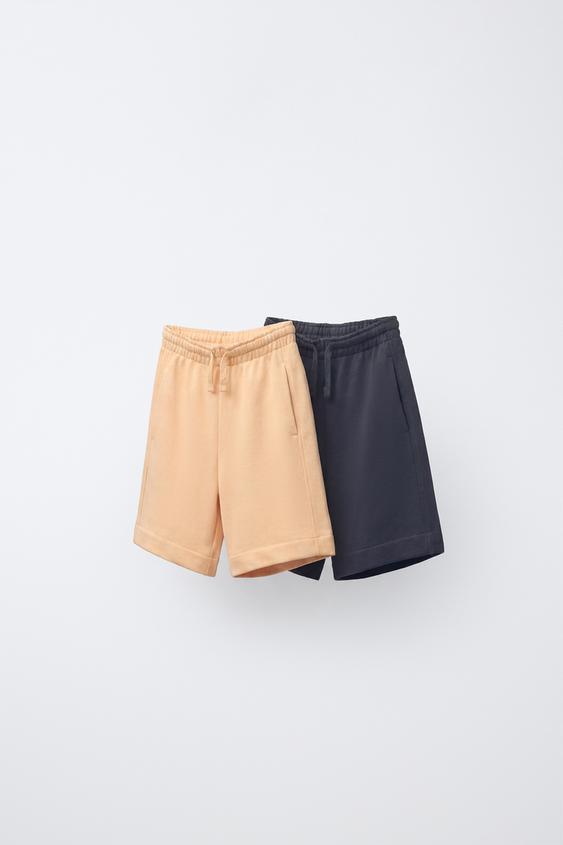 LOT DE DEUX SHORTS UNIS - Divers de Zara - Image 0