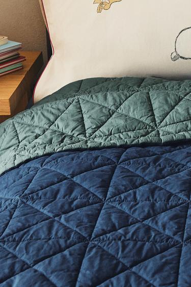CHILDREN'S REVERSIBLE COTTON QUILT - Blue / Green by Zara