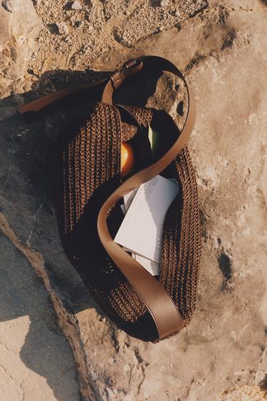 Zara WOVEN SHOULDER BAG - Brown