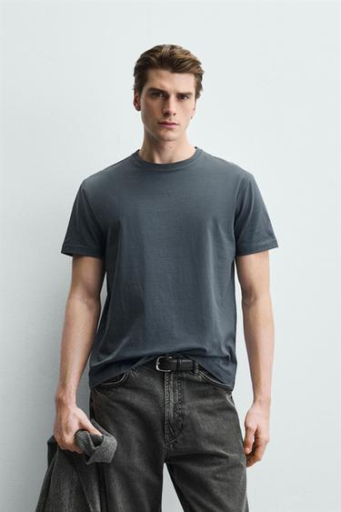 تيشرت MEDIUM WEIGHT بيزك /02 - مزرق الخاص بـ Zara