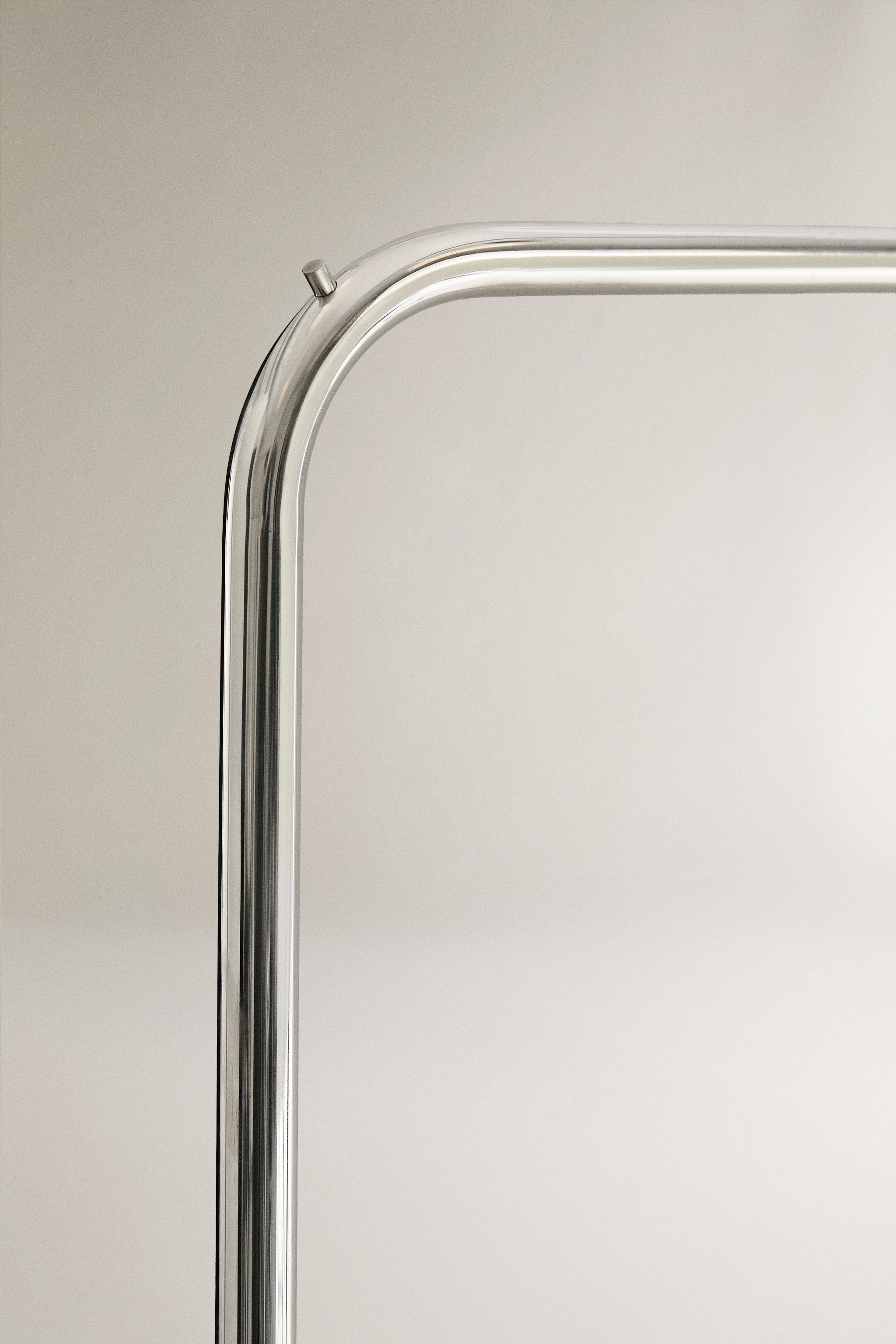 METAL AND WOOD CLOTHES RACK