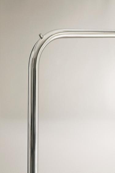 PORTE-VÊTEMENTS MÉTAL ET BOIS - Marron foncé de Zara - Image 2