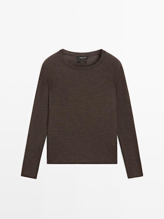 Wool T-shirt with raglan sleeves