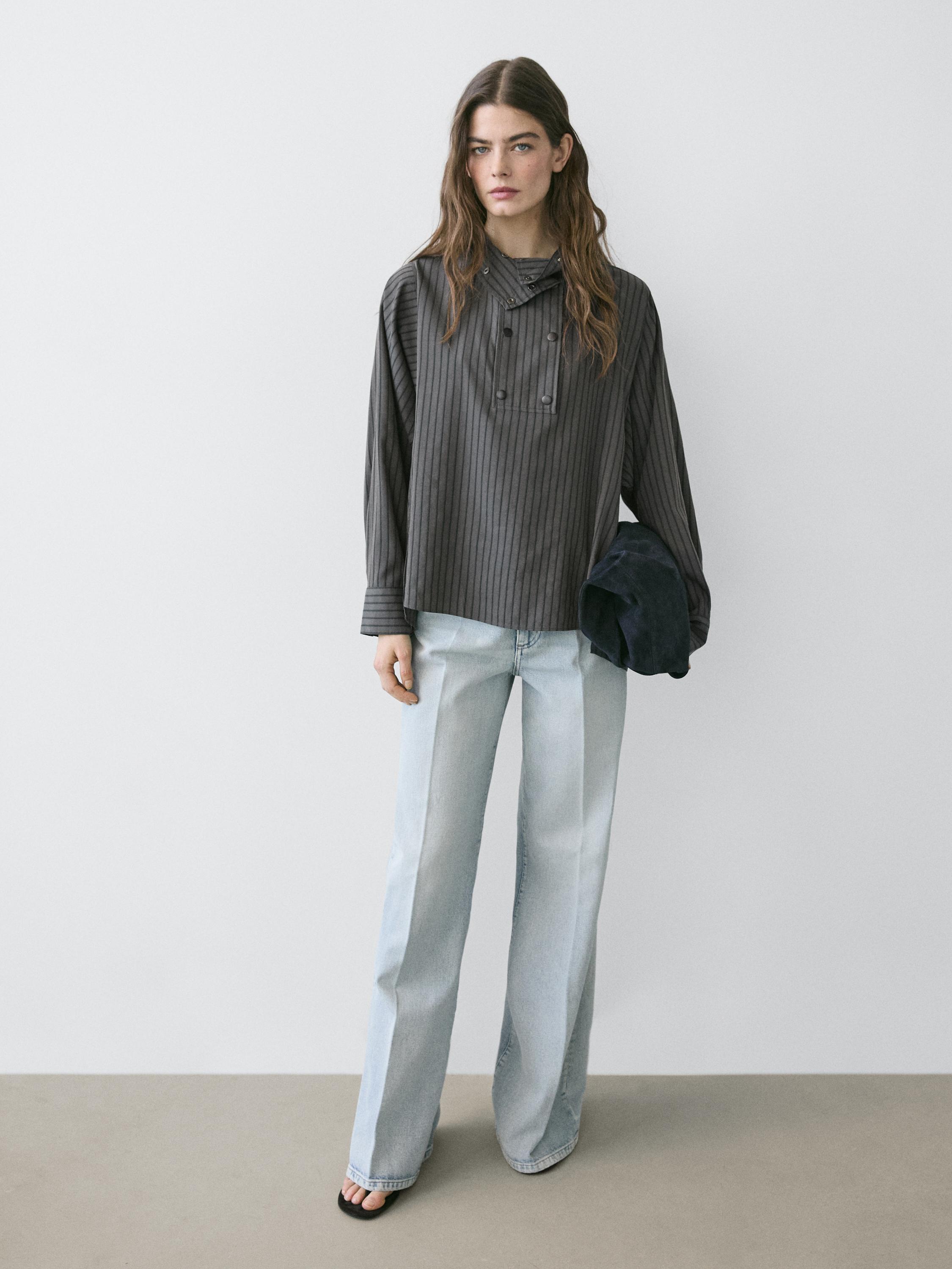 Chemise fluide rayée avec détail au col