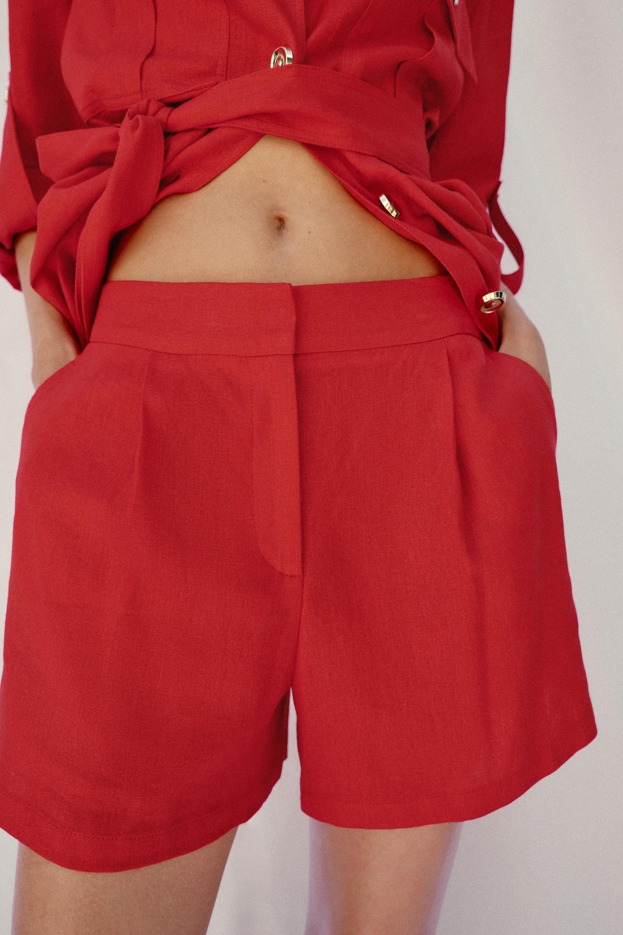 LINEN BLEND BERMUDA SHORTS WITH DARTS — Red