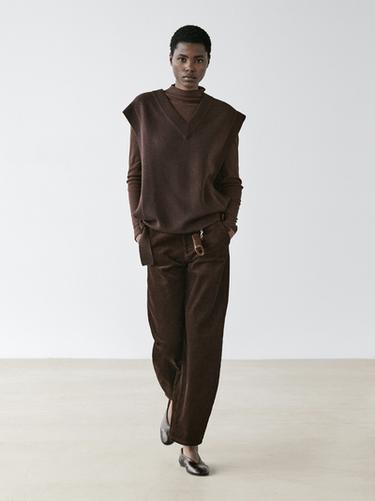 Plastron à col en V avec nœuds - Marron de Zara