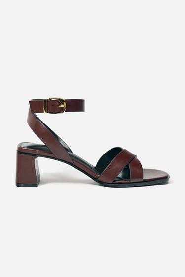 SANDÁLIA DE SALTO GROSSO COM FIVELA - Vermelho-bordô da Zara